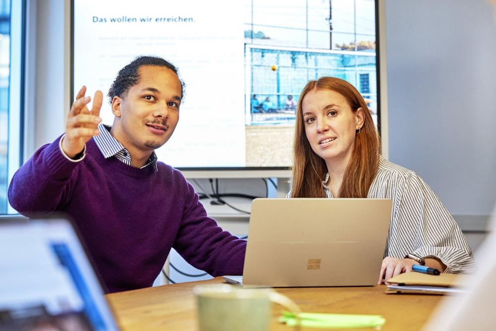 (Associate) Consultant Strategy & Transformation (m/w/d) (Vollzeit | Düsseldorf / Telearbeit)